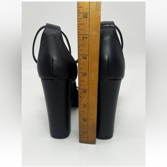 FOREVER 21 size 7 Black vegan Leather Sandal Shoes Chunky High heel block Heels - Picture 2 of 9